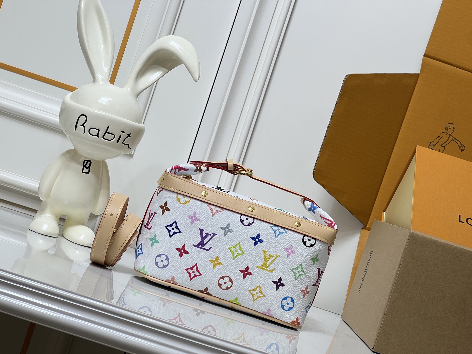 Louis Vuitton LV Classic Handbag Premium Canvas Model M13260 Magnetic Lock Daily Use Designer Bag